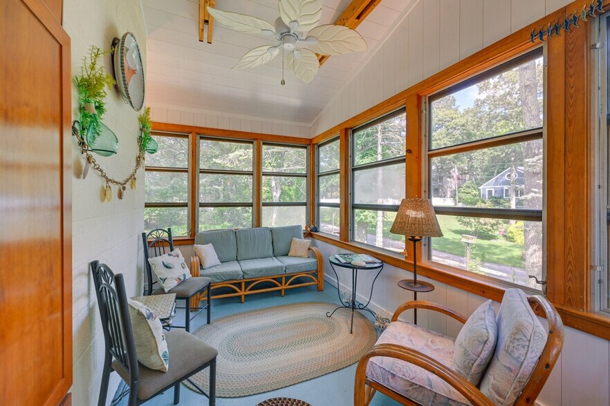 Building Photo - 1955 Haywaters Rd