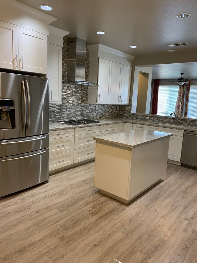 Building Photo - 2080 Henderson Way