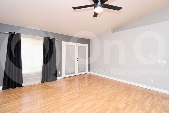 Building Photo - 808 N Sailors Way