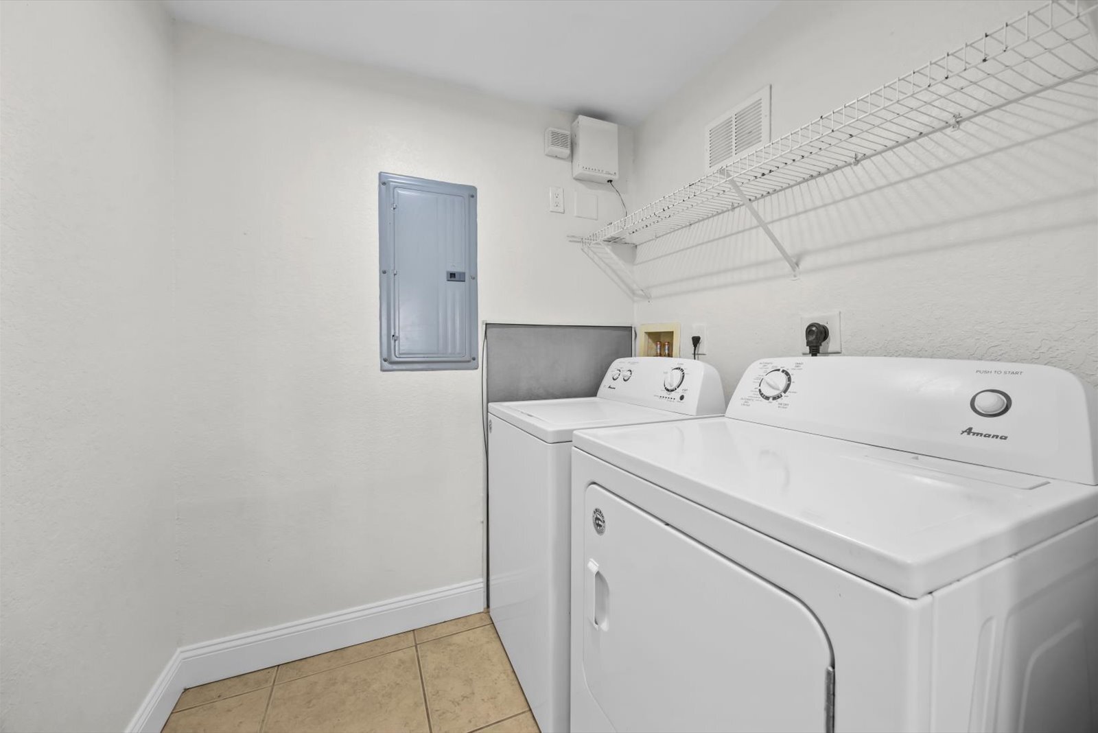 Building Photo - 158 SW Peacock Blvd