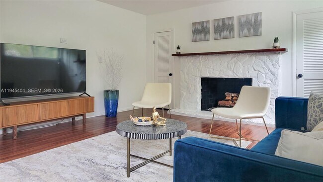 Building Photo - 14325 NE 8th Ave