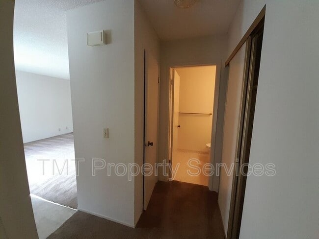 Building Photo - 805 N L St