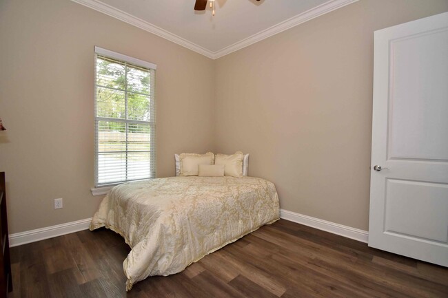 Building Photo - Beautiful 5 Bed 4 Bath Home in Ruston!