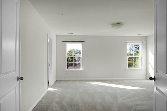 Building Photo - Beautiful 3 Bedroom, 2.5 Bath-Monks Corner in Riverstone