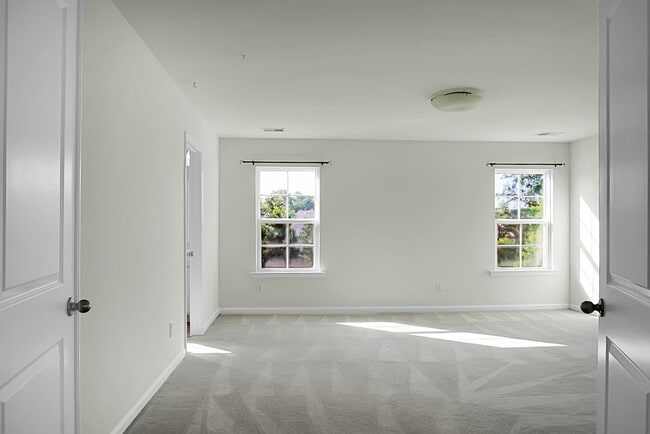 Building Photo - Beautiful 3 Bedroom, 2.5 Bath-Monks Corner...