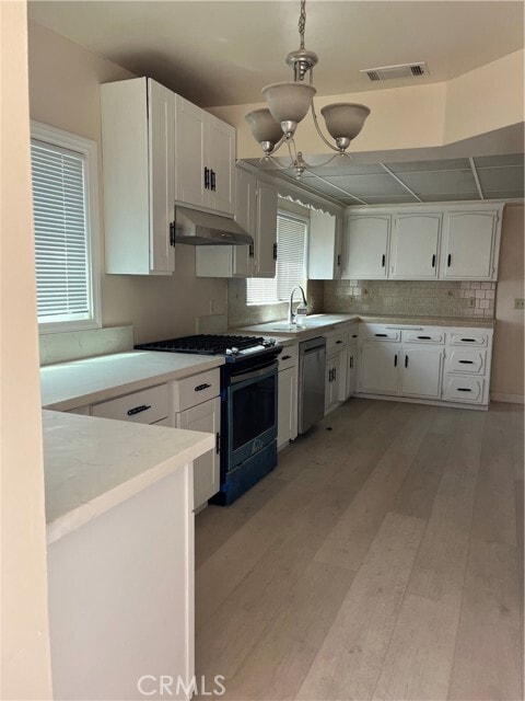 Primary Photo - 12440 Elliott Ave