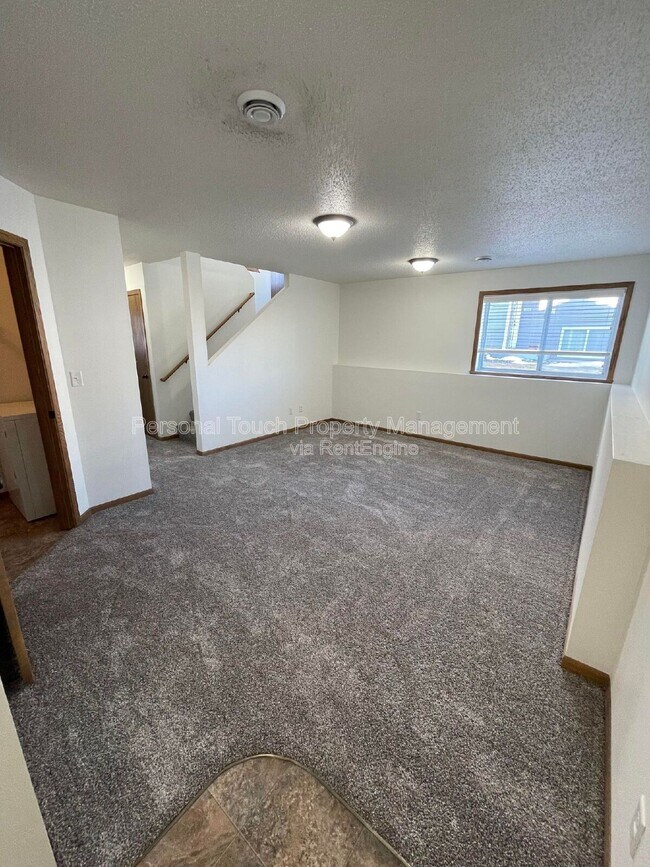 Building Photo - 2320 5th St W