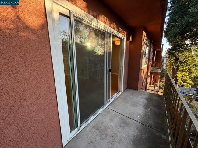Building Photo - 94 Bayo Vista Ave