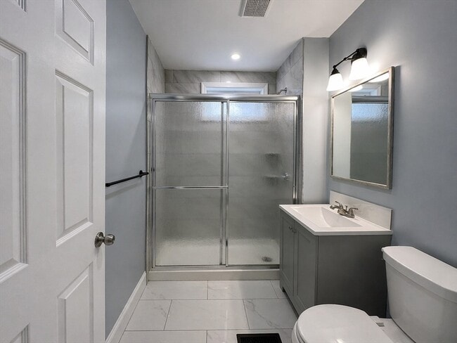 Building Photo - 9 Nightingale St