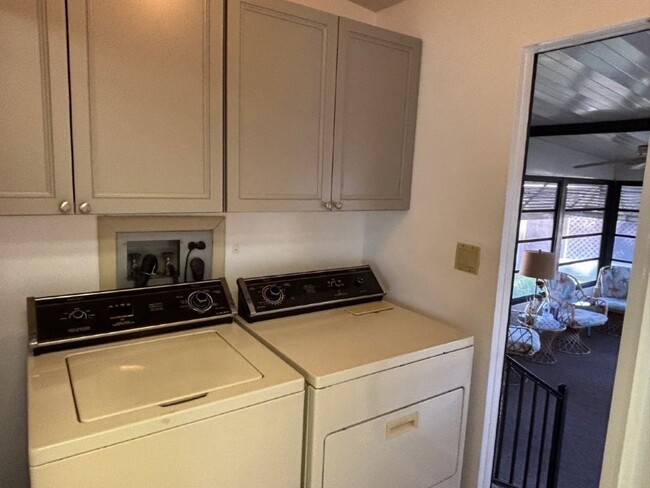 Building Photo - 617 Webb Way