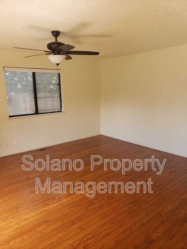 Building Photo - 3210 Mustang Cir