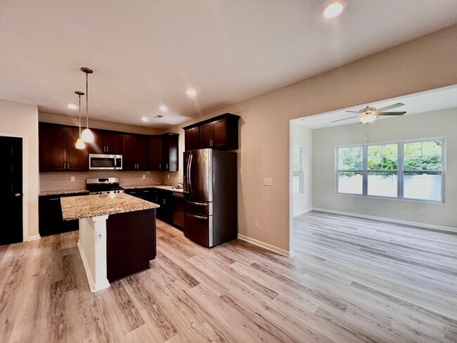 Building Photo - Gorgeous new construction in Norfolk!