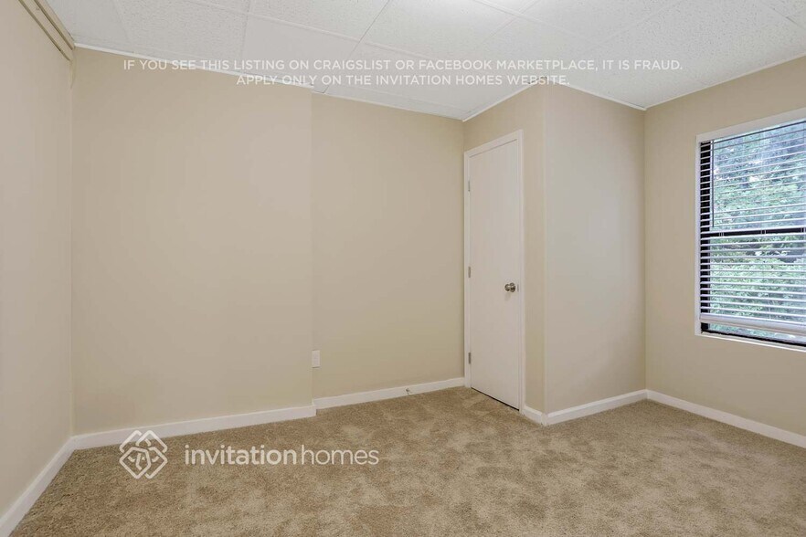 Building Photo - 1006 Chapman Cir