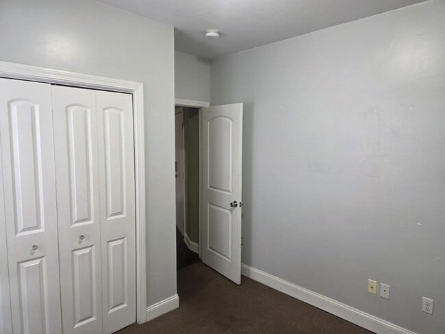 Building Photo - 48 Covell St