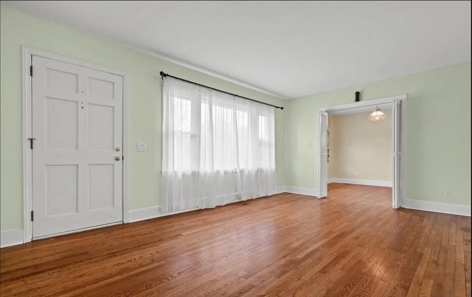 Living Room/Office - 1202 State Rd S-21-1470