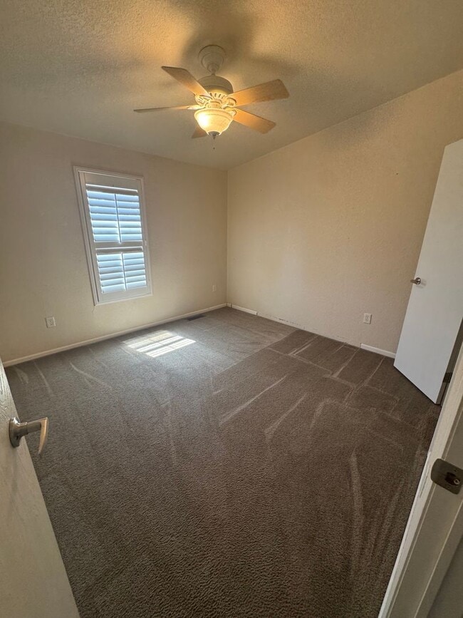 Building Photo - 4 Bed / 2 Bath Country Home – Solar + Move-In Ready