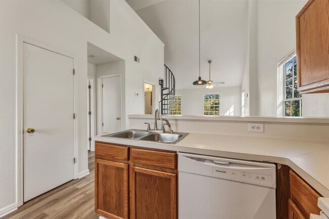 Building Photo - 2908 Whisper Oaks Ln