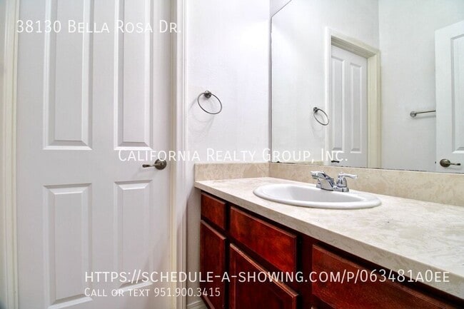 Building Photo - 38130 Bella Rosa Dr