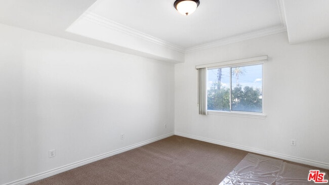 Building Photo - 3328 Oakhurst Ave