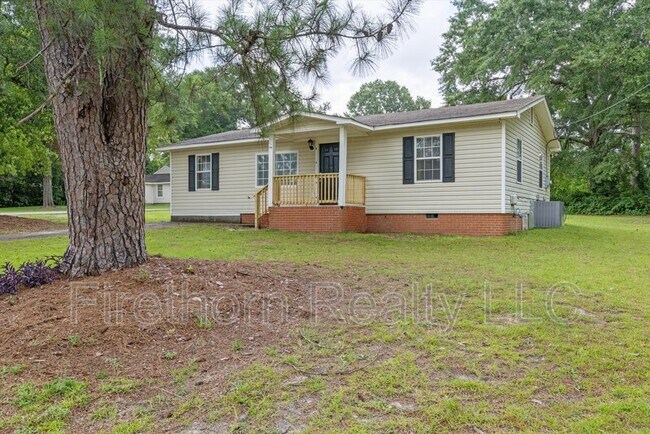 Building Photo - 2140 Veterans Dr