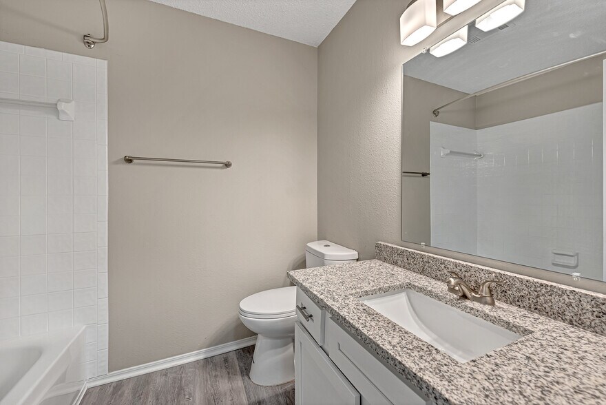 Building Photo - 4660 W Dover St