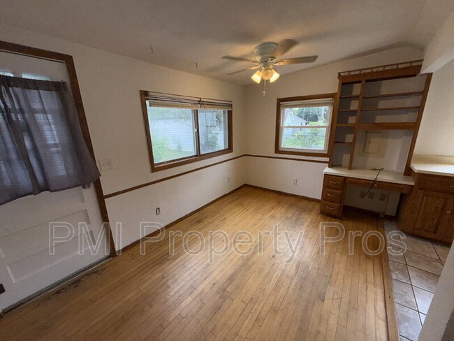 Building Photo - 5662 N 39th St