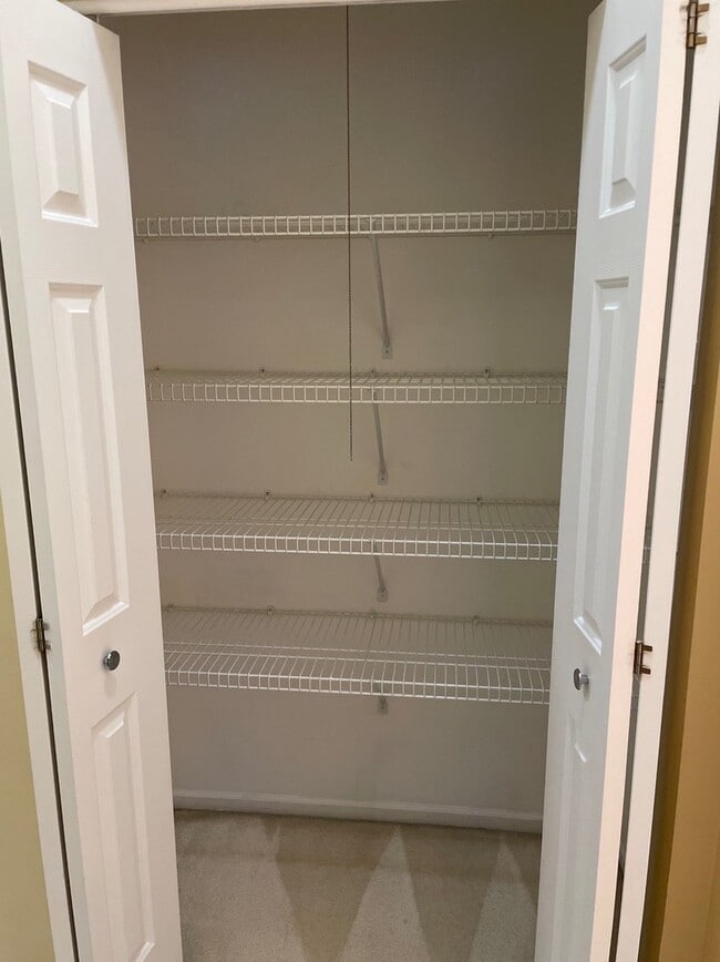 Building Photo - 1523 Golden Oak Dr