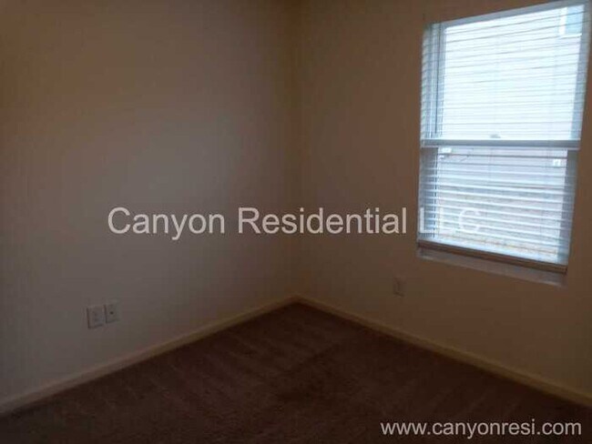 Building Photo - 702 Wayfinder Run