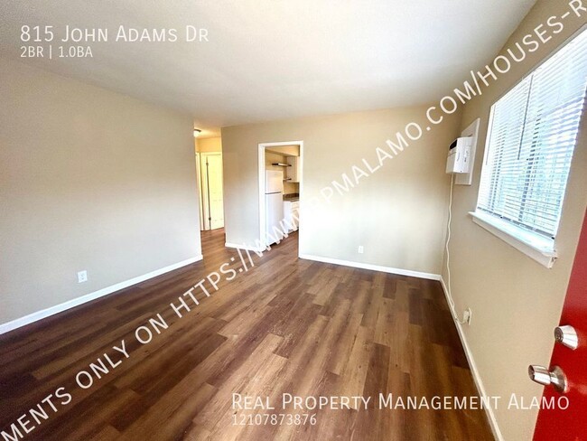 Building Photo - **MOVE-IN SPECIAL** AVAILABLE NOW! 2 Bedro...