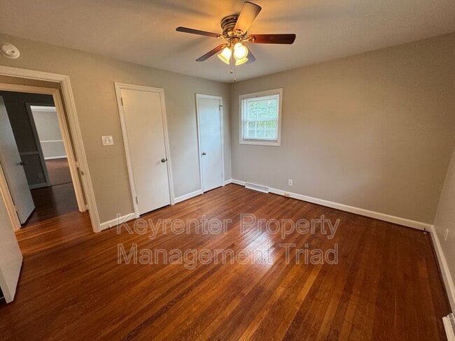 Building Photo - 8020 Linville Rd