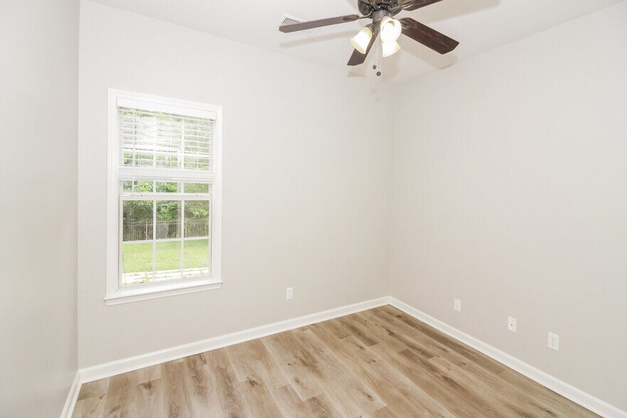 Building Photo - 8168 White Wing Cove W