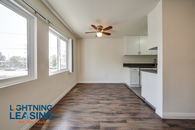 Building Photo - 6546-6542 Sepulveda Blvd