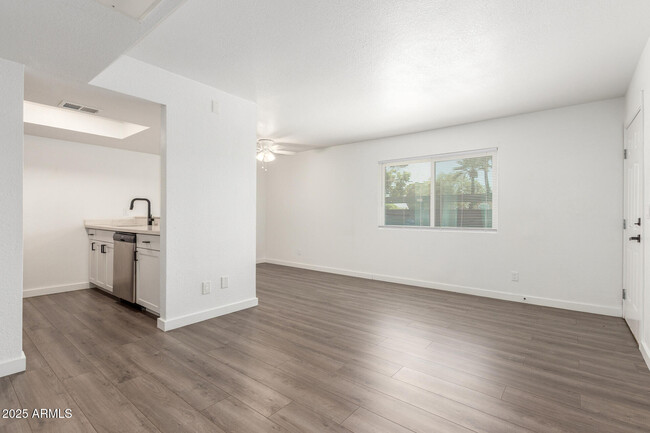 Building Photo - 1822 N 32nd St