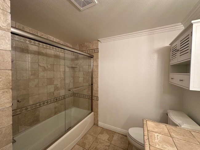 Building Photo - Stunning 4+3 pool home in Agoura Hills -Co...