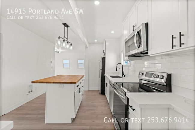 Building Photo - 14915 Portland Ave SW