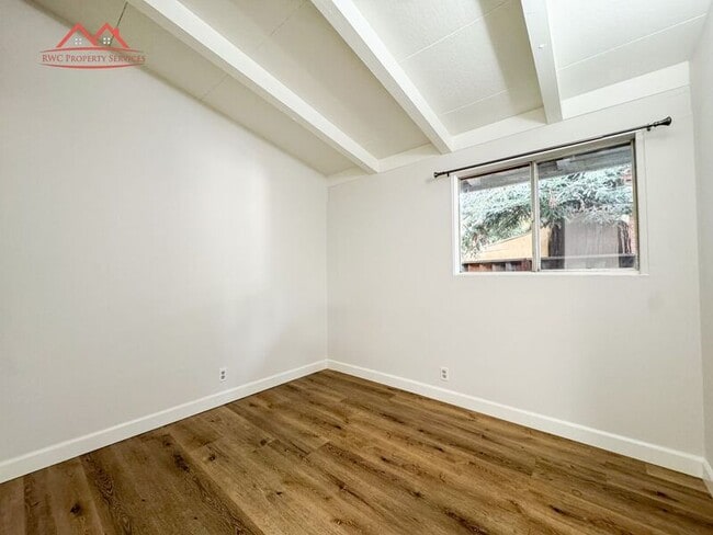 Building Photo - 18731 Hanna Dr