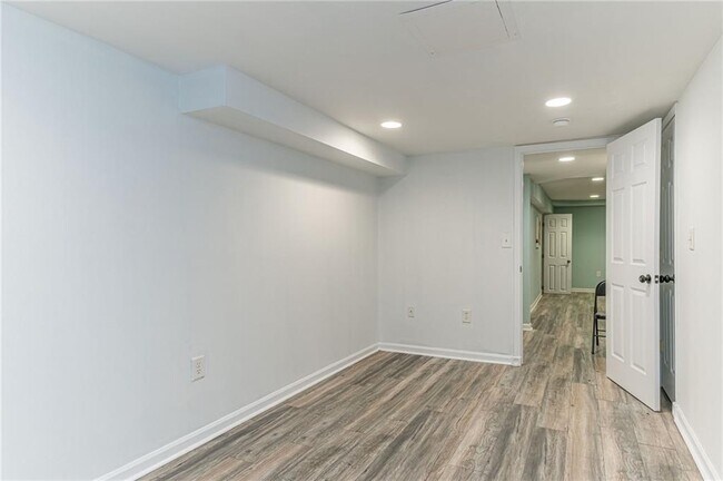 Building Photo - 3873 Princess Ct