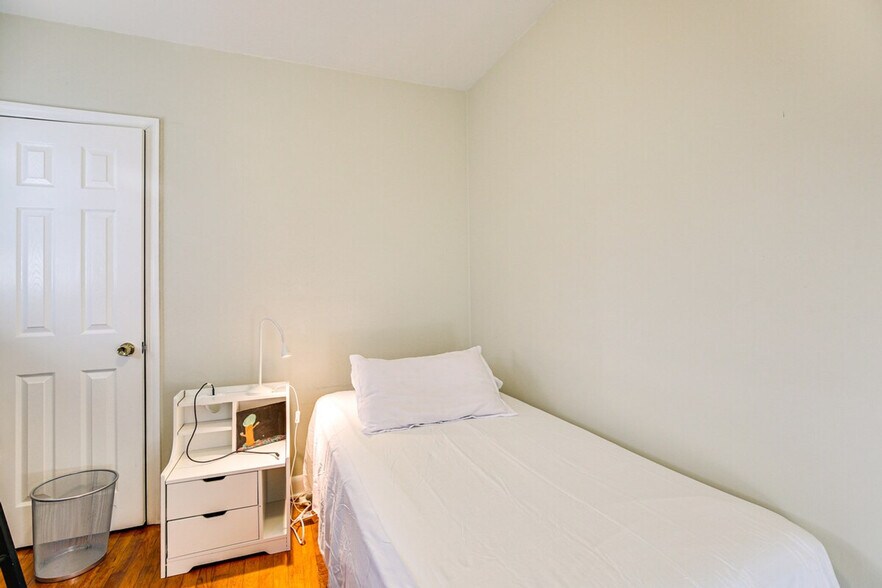 Building Photo - 199 S Rd