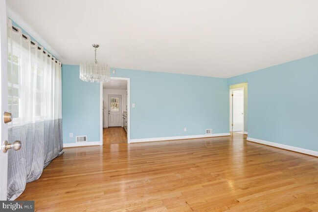 Building Photo - 3217 Gumwood Dr