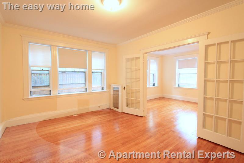 Building Photo - 14 Centre St