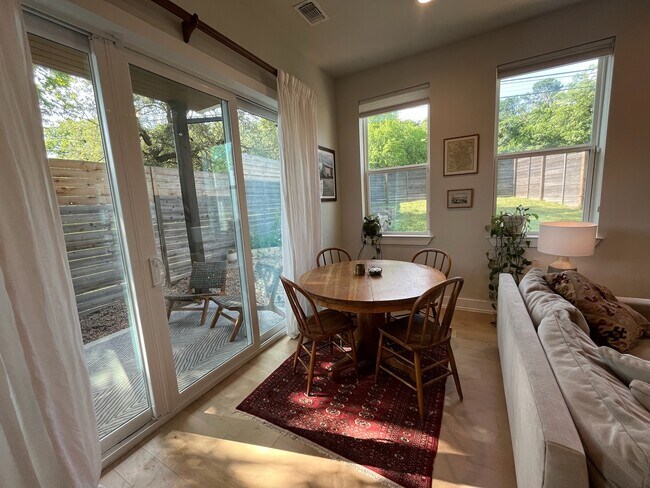 Building Photo - 3507 Oak Springs Dr