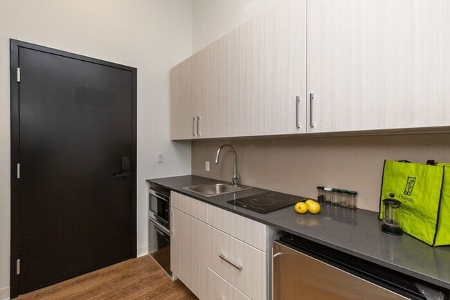Building Photo - $1,130 | Studio Apartment - Fully Furnishe...
