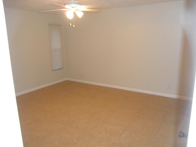Building Photo - 13708 Lavender Ln