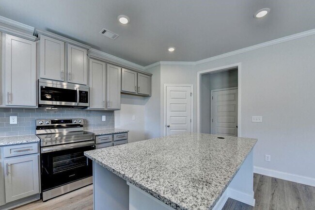 Building Photo - 7309 Yewtree Dr