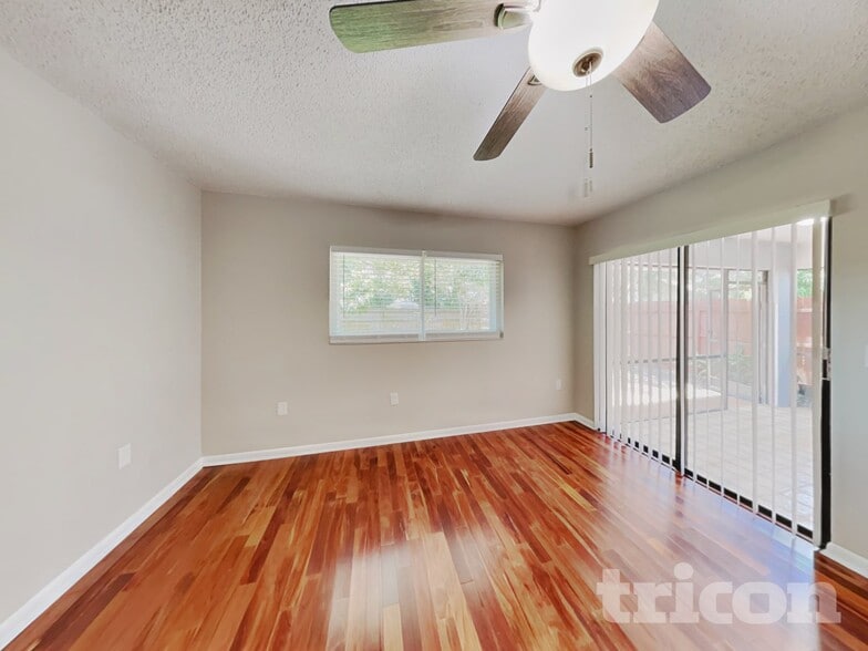 Building Photo - 4442 Sandhurst Dr