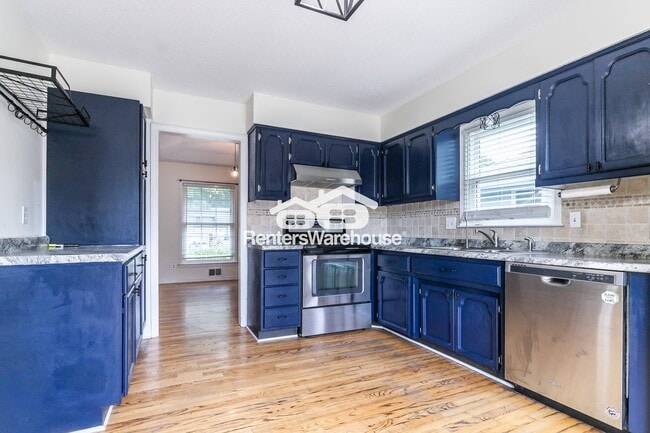 Building Photo - 2707 NE 67th Pl