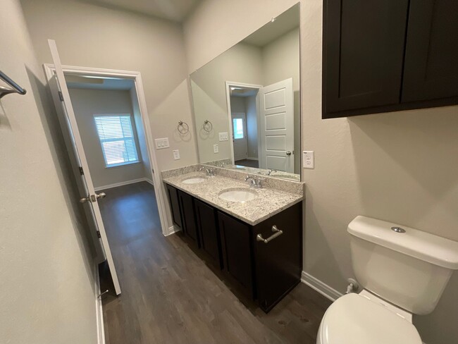 Building Photo - Brand New 3x2 Luxury Duplex in Seguin, TX!