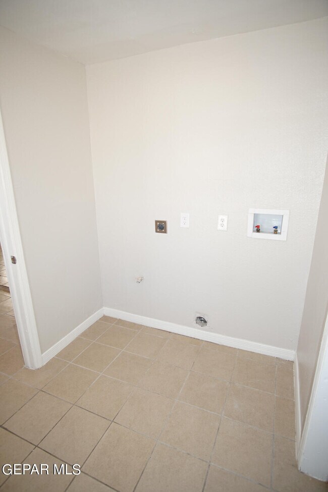 Building Photo - 3817 Thomason Ave