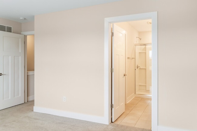 Building Photo - W218N16066 Tiger Lily Dr