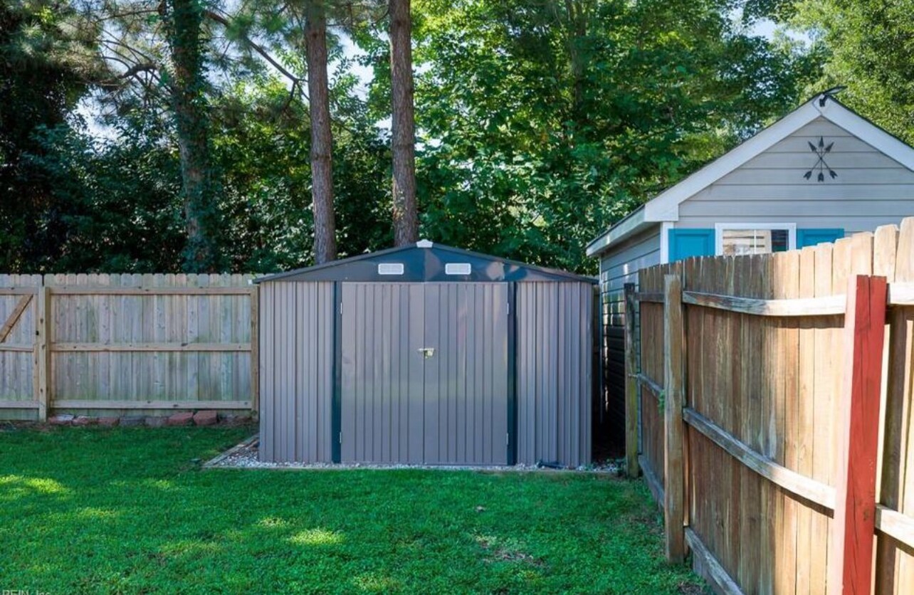 Building Photo - 1307 Eaglewood Dr